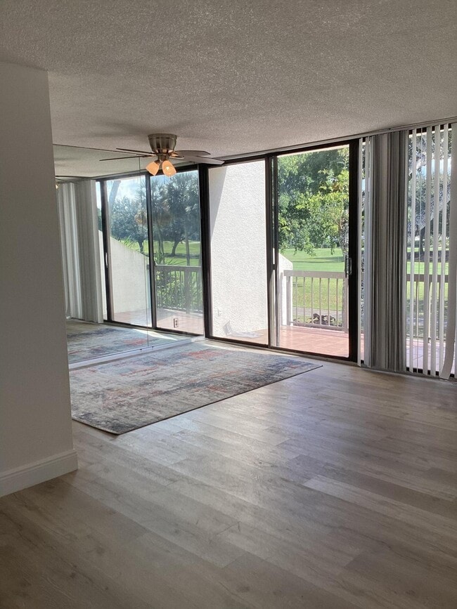 Building Photo - 2308 Bridgewood Dr