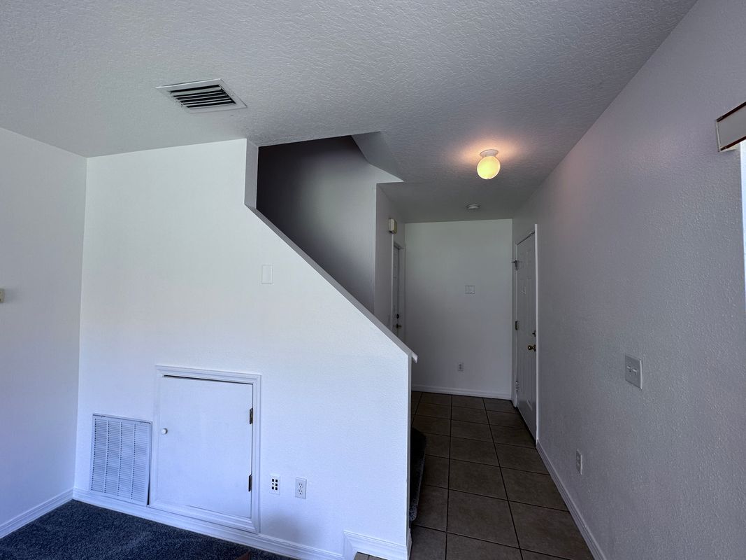 Building Photo - 307 Coconut Palm Way