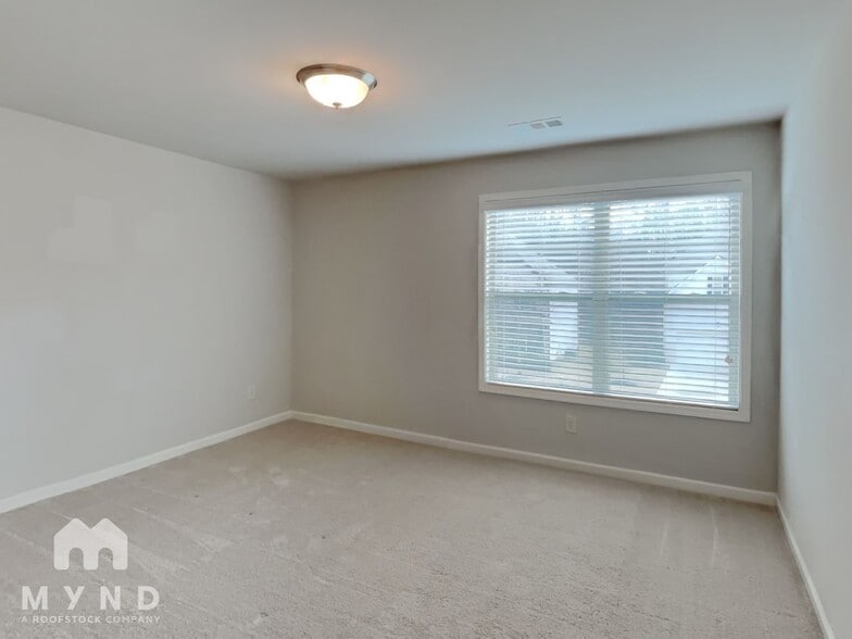 Building Photo - 5971 Wolf Creek Dr