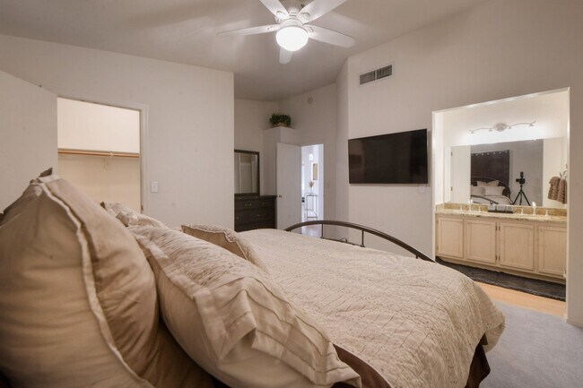 Building Photo - 10407 N Fair Desert Dr