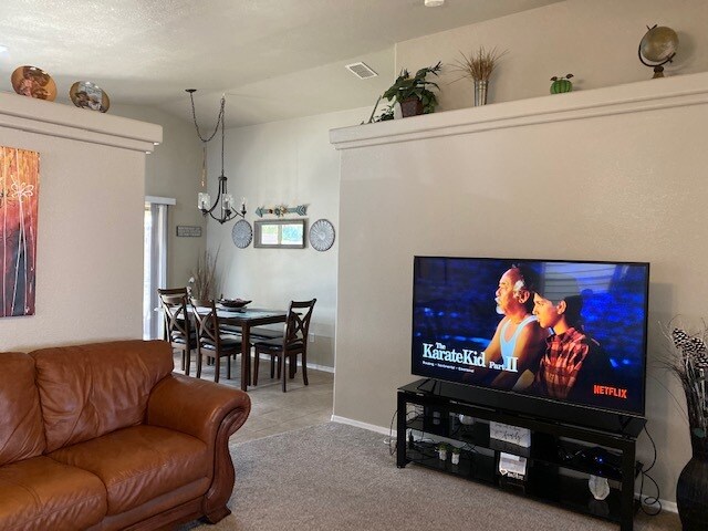 Building Photo - 2422 E Prickly Pear Dr