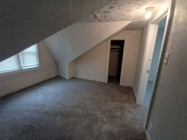 Building Photo - 4 bedroom 2 bath brick colonial NOW AVAILA...