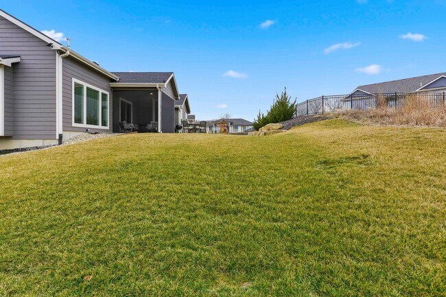 Building Photo - Stunning 6 Bed, 3 Bath Heritage Hills Home | 3-Car Garage | Walk-Out Basement