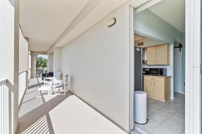 Building Photo - 104 Surfview Dr