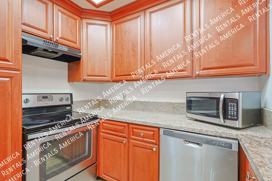 Building Photo - 11666 N 28th Dr