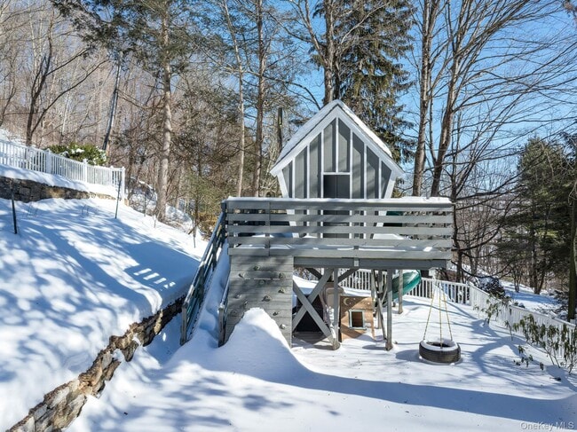 Building Photo - 291 Roaring Brook Rd