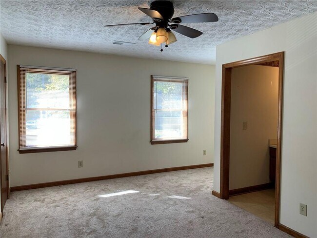 Building Photo - 1103 Booth Ct SW