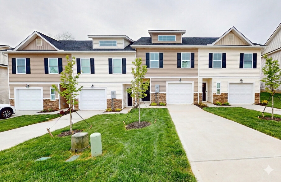 Building Photo - The Point at Chestnut Hill