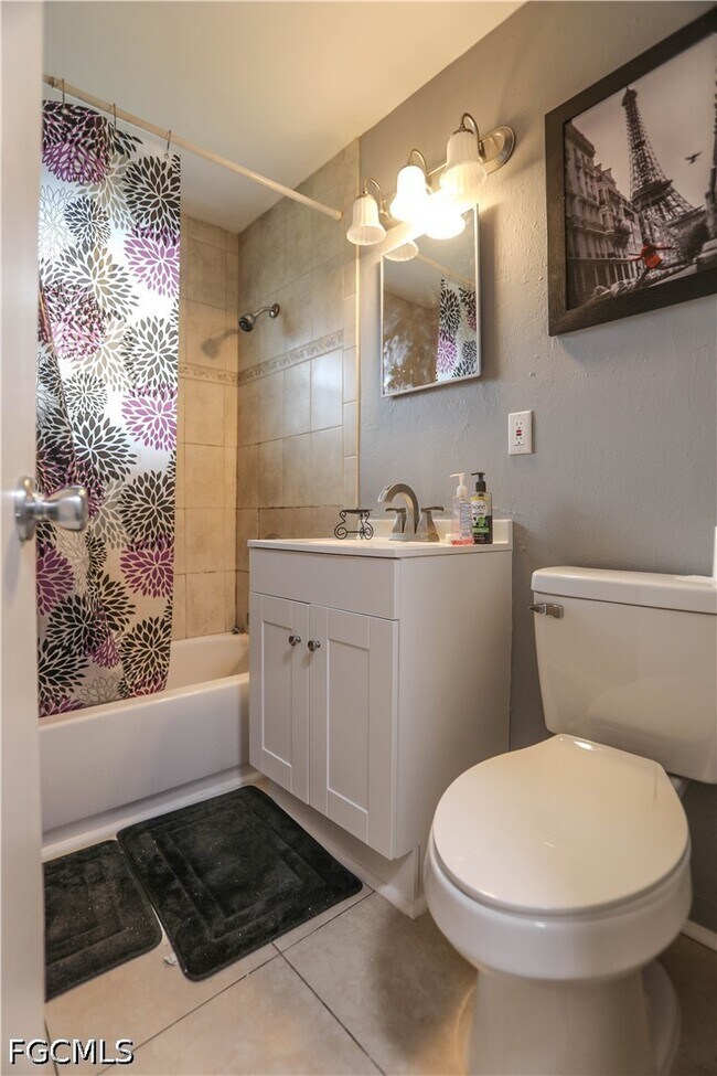 Building Photo - 2406 Linhart Ave