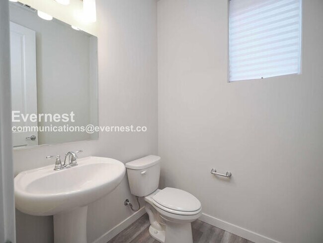 Building Photo - 33335 Crystal Ave SE