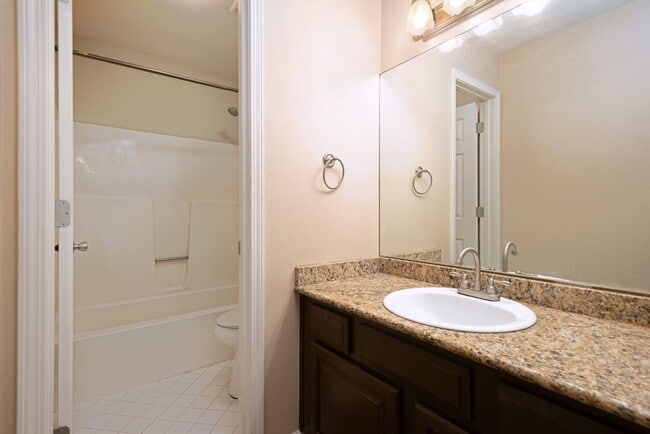 Building Photo - Updated Condo Steps from Vanderbilt with P...