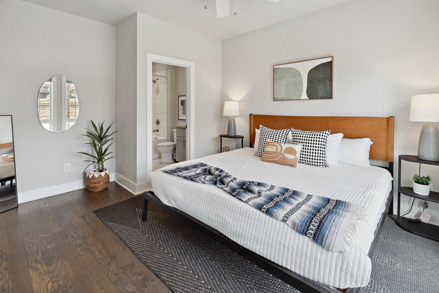 Building Photo - 3206 West End Cir