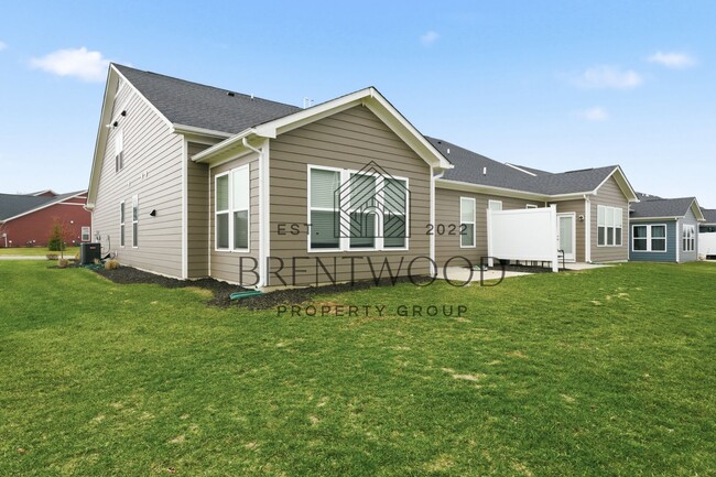 Building Photo - 3 Bed/3 Bath Home with Sunroom in Miller’s Walk – Noblesville