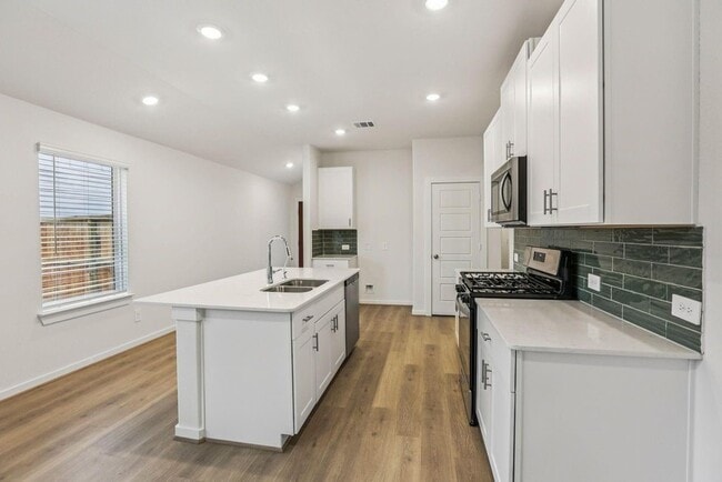 Building Photo - 1940 Velvet Oak Ln