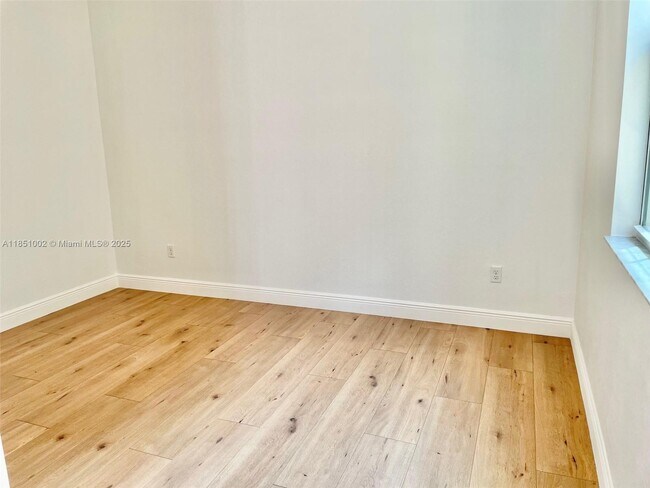 Building Photo - 1205 SW 147th Ave
