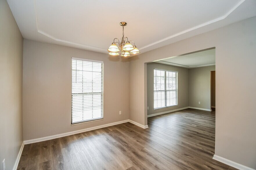 Building Photo - 2621 Grafton Dr