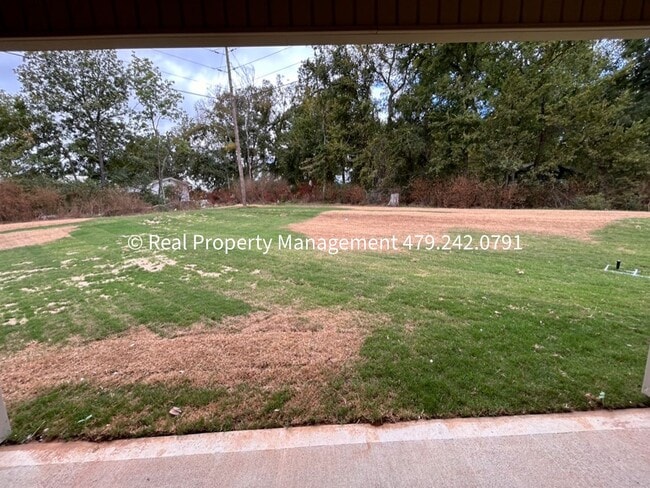 Building Photo - 10640 Cedar Wy