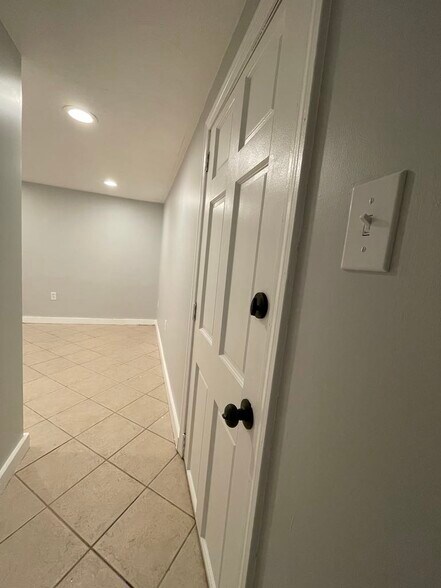 Building Photo - 94 5th St