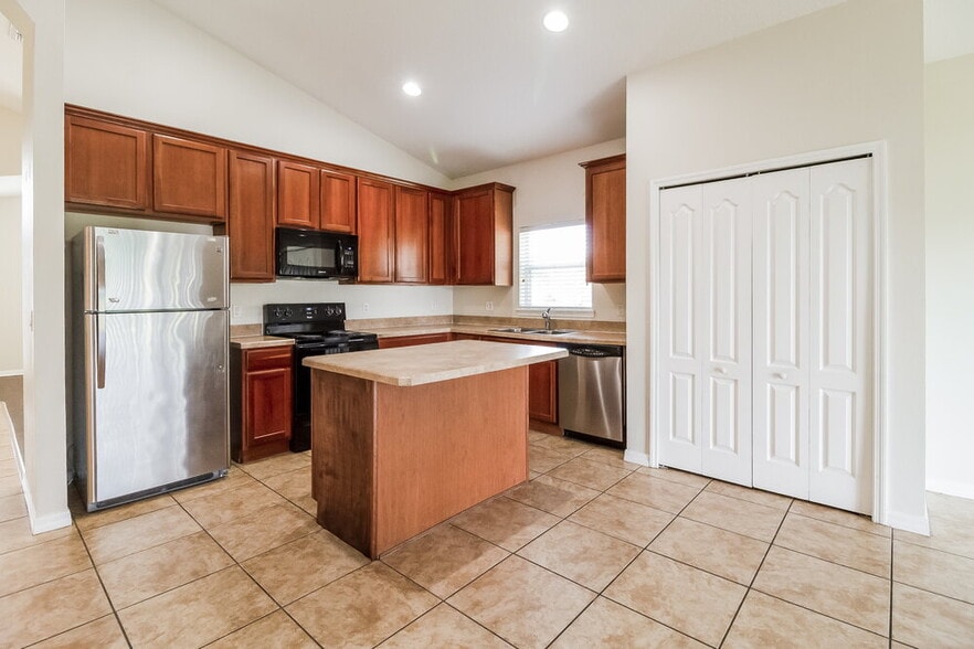 Building Photo - 4385 Spring Blossom Dr