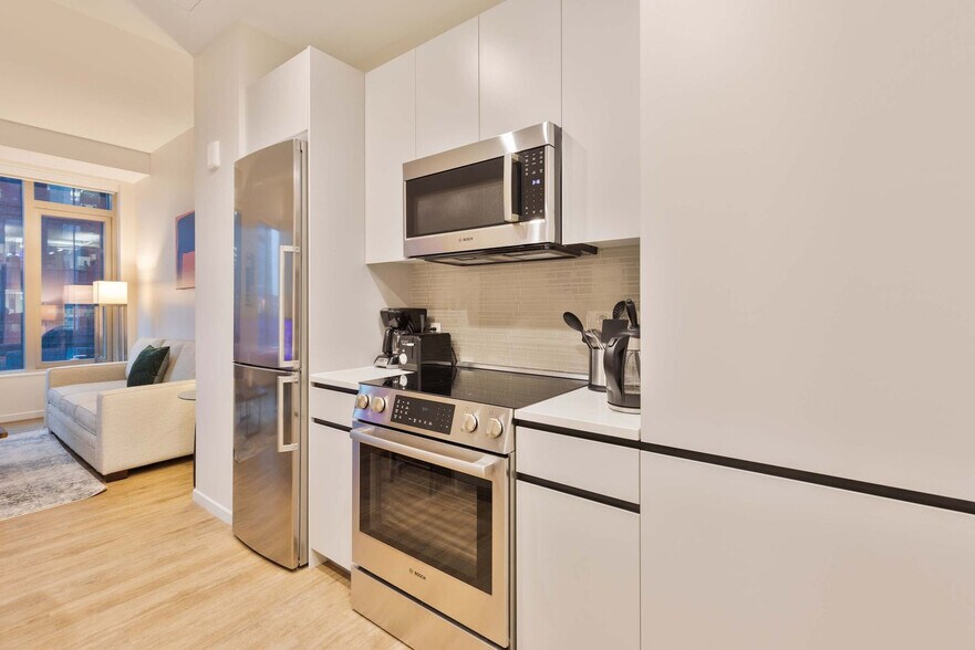 Building Photo - 131-149-149 Seaport Blvd
