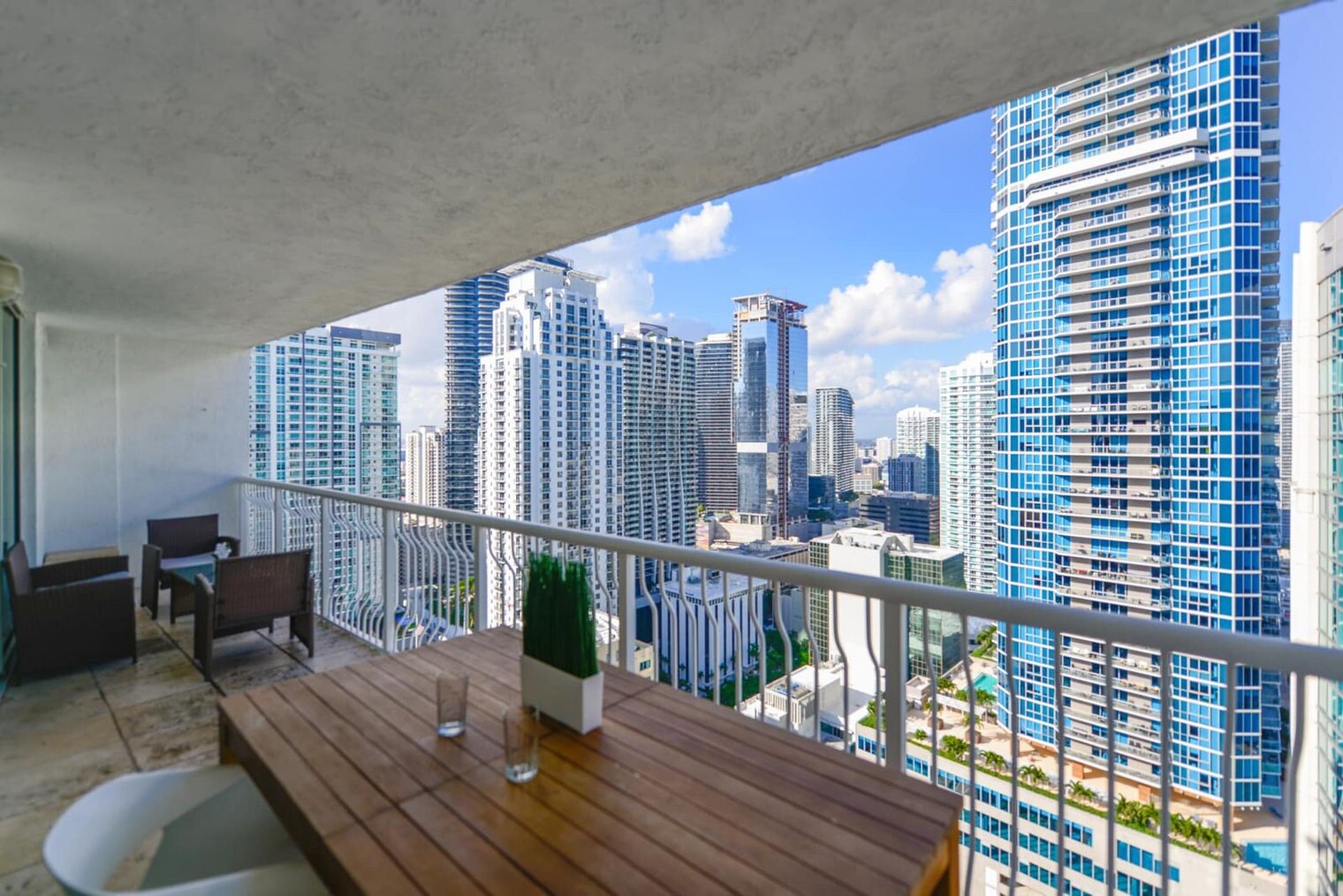 Building Photo - 1200 Brickell Bay Dr
