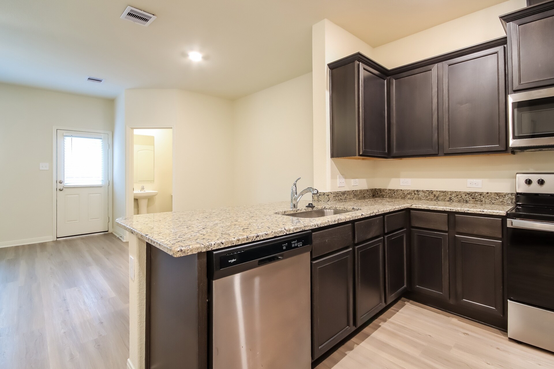 Building Photo - 582 Solomon Ln