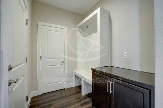 Building Photo - Stunning Modern Living in Twelve Bridges V...