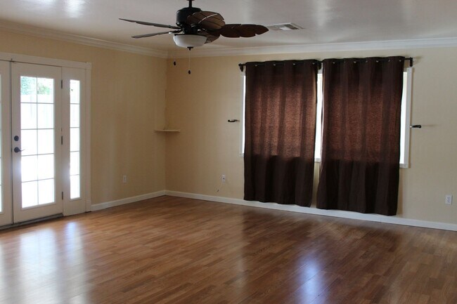 Building Photo - 804 Ferdinand Ct