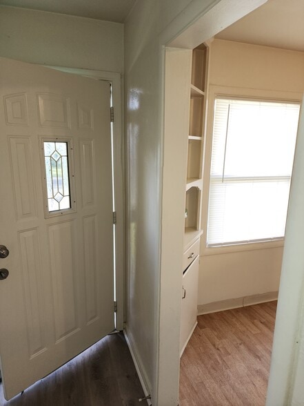 Opening to kitchen - 638 Nevada St