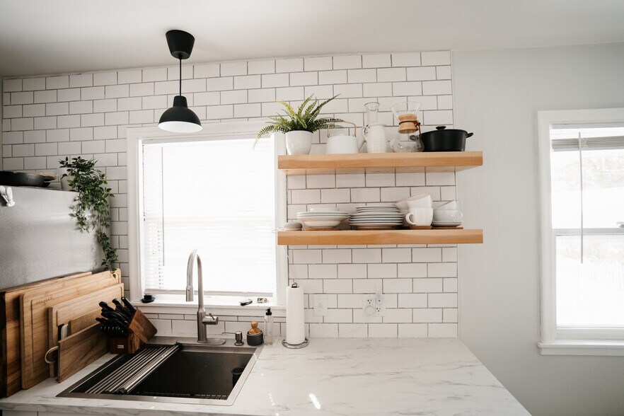 Kitchen - 2122 Highland Pl