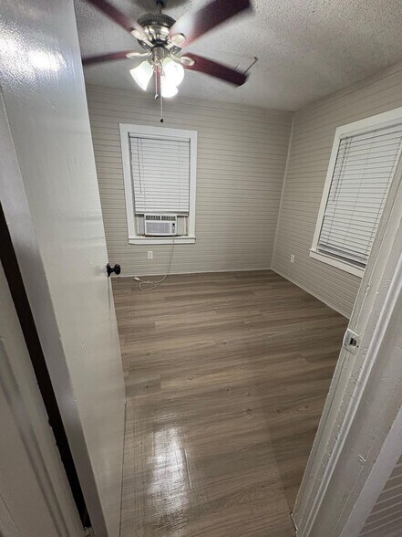 Building Photo - 3604 N Terry St