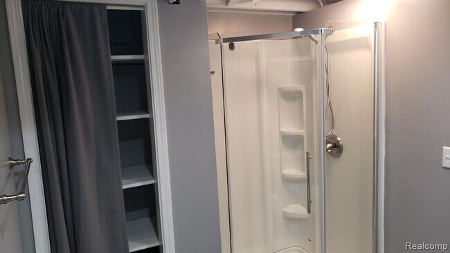 Building Photo - 1261 Pearson St