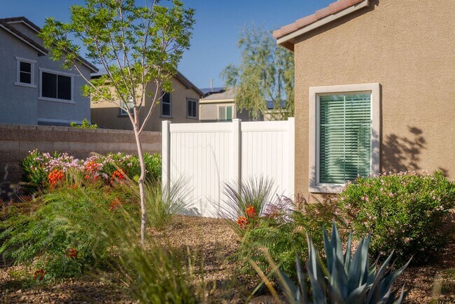 Building Photo - Modern Henderson Townhome with Loft & Resort-Style Amenities