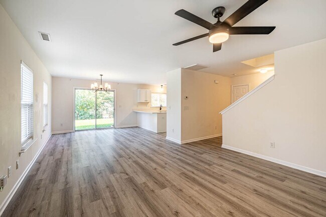 Building Photo - 718 Delta Downs Dr