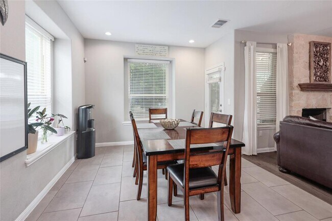 Building Photo - 1225 Peregrine Way