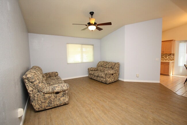 Building Photo - 2683 W Fanbrook Rd