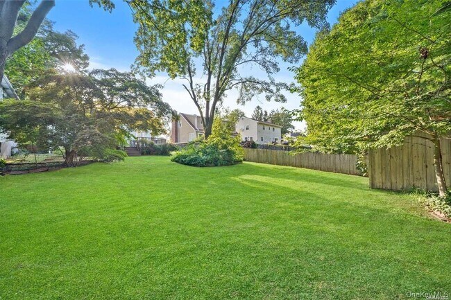 Building Photo - 228 Oakwood Rd