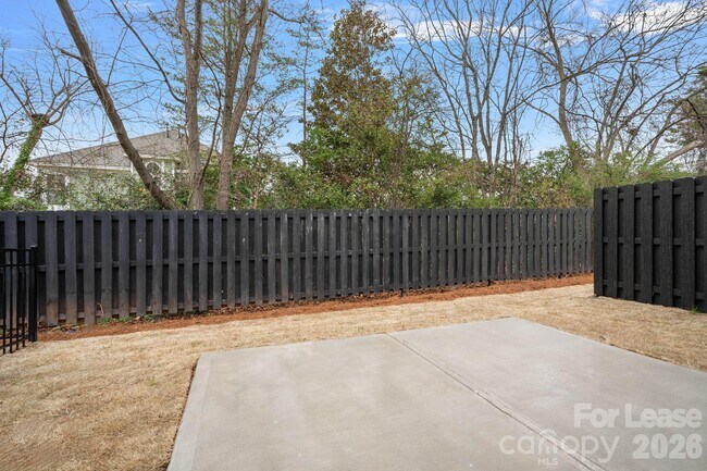 Building Photo - 8054 Houser St