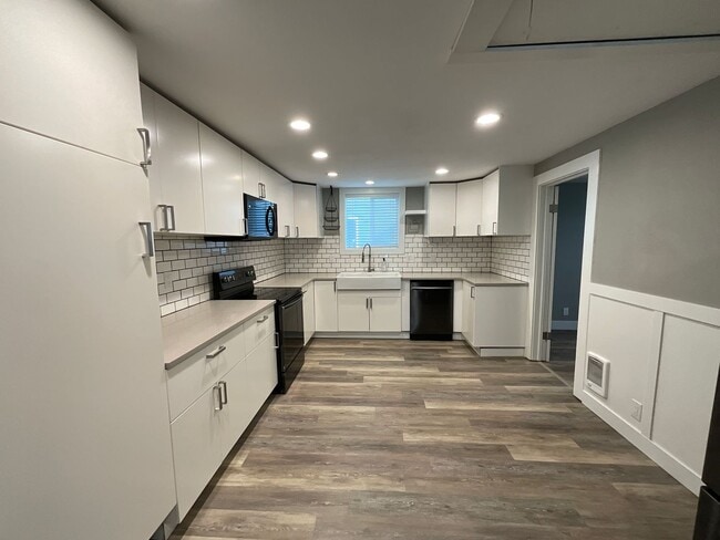 Building Photo - 3 Bedroom Home with Beautiful Upgrades in Everett