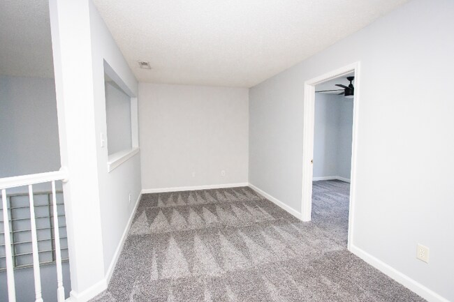 Building Photo - 2204 Savona Quay