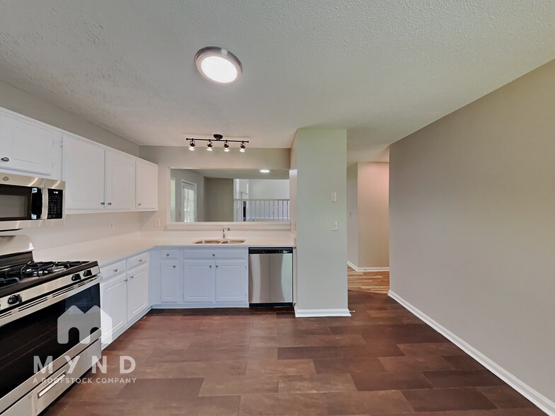Building Photo - 206 Brandon Ridge Cir