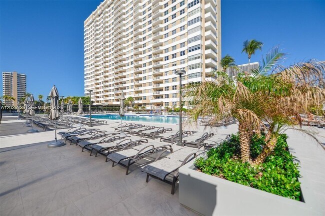 Building Photo - 1950 S Ocean Dr