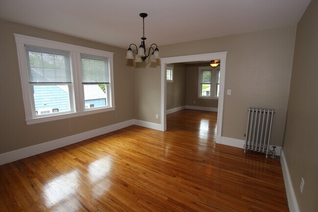 dining rm to livingroom - 5 Manning St