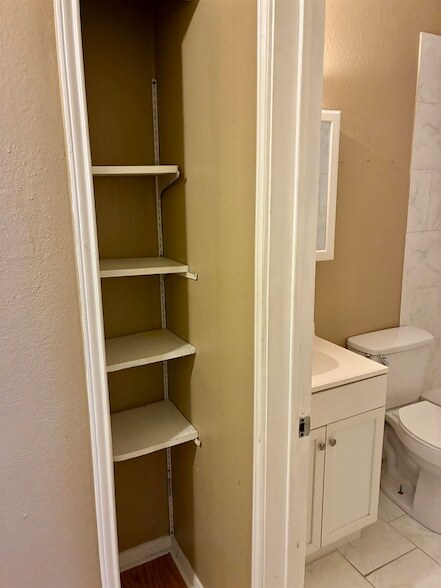 Building Photo - 800 Vanderveer