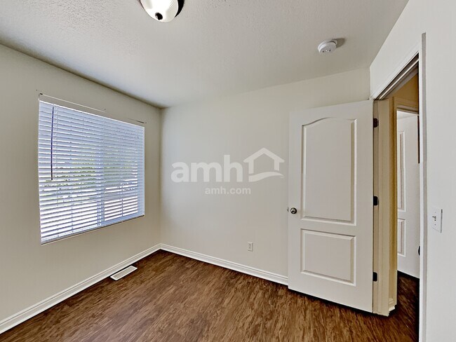 Building Photo - 88 E 2325 S