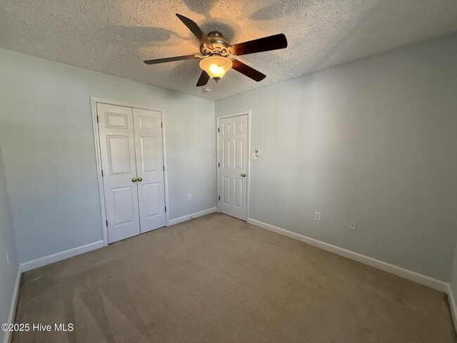 Building Photo - 135 Newington Way