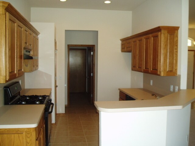 Building Photo - 3 Bed + Office - Private Master Suite - Mo...