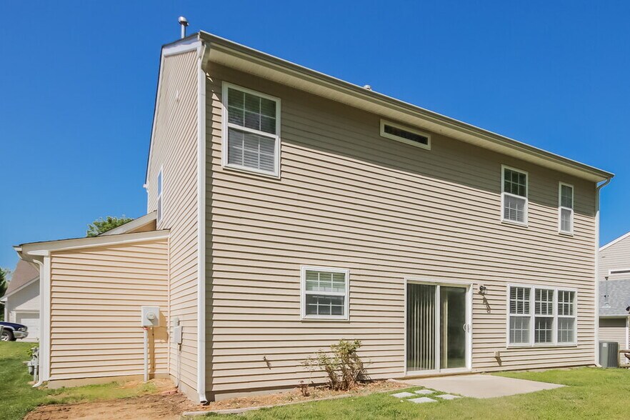 Building Photo - 142 Hampshire Dr