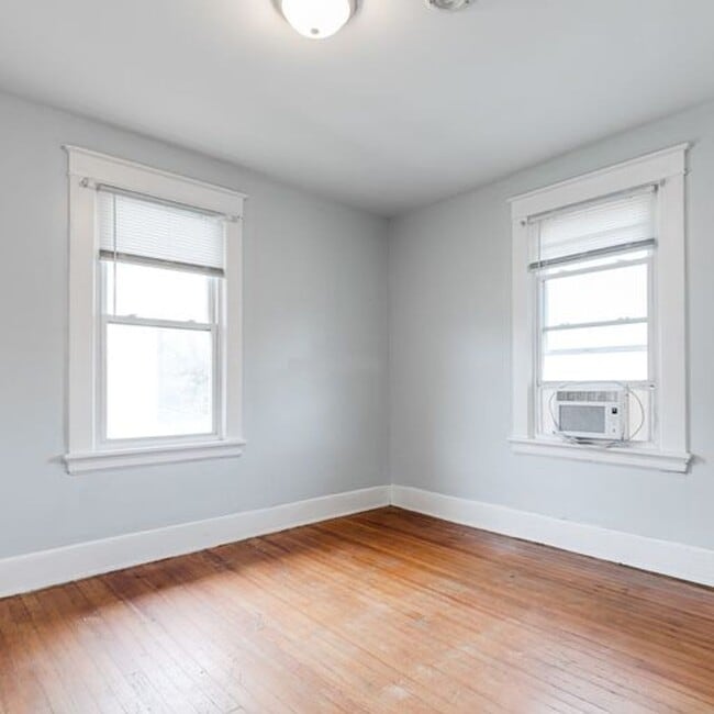 Building Photo - 3 Bedroom Home in Highland Park ***Availab...