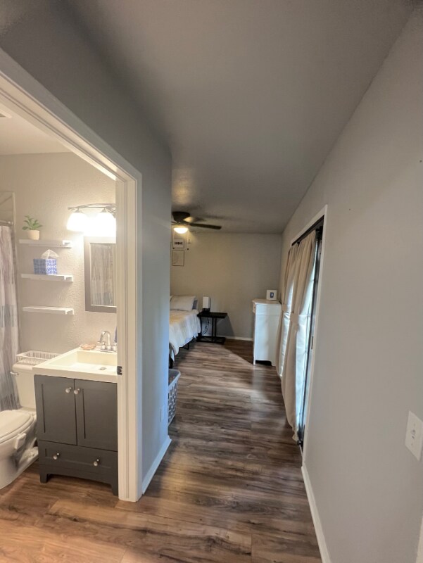 Building Photo - 4813 Bermuda Cir